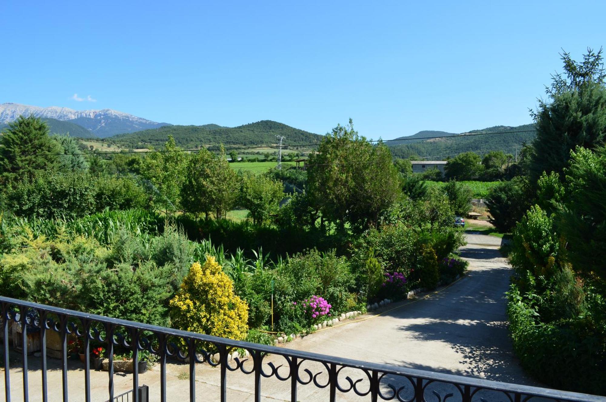 Casa Rural La Vall Del Cadi La Seu d'Urgell Bagian luar foto